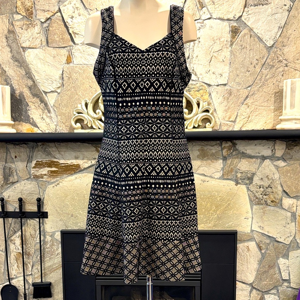 Donna Ricco Black and Cream Geometric Midi Dress